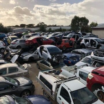 The Benefits of Choosing a Local QLD Car Wreckers Service for Your Car Removal Needs